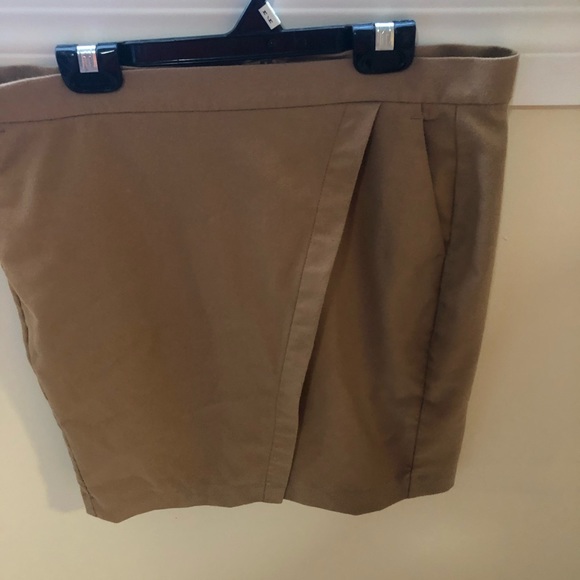 Banana Republic wrap midi skirt - Picture 2 of 5